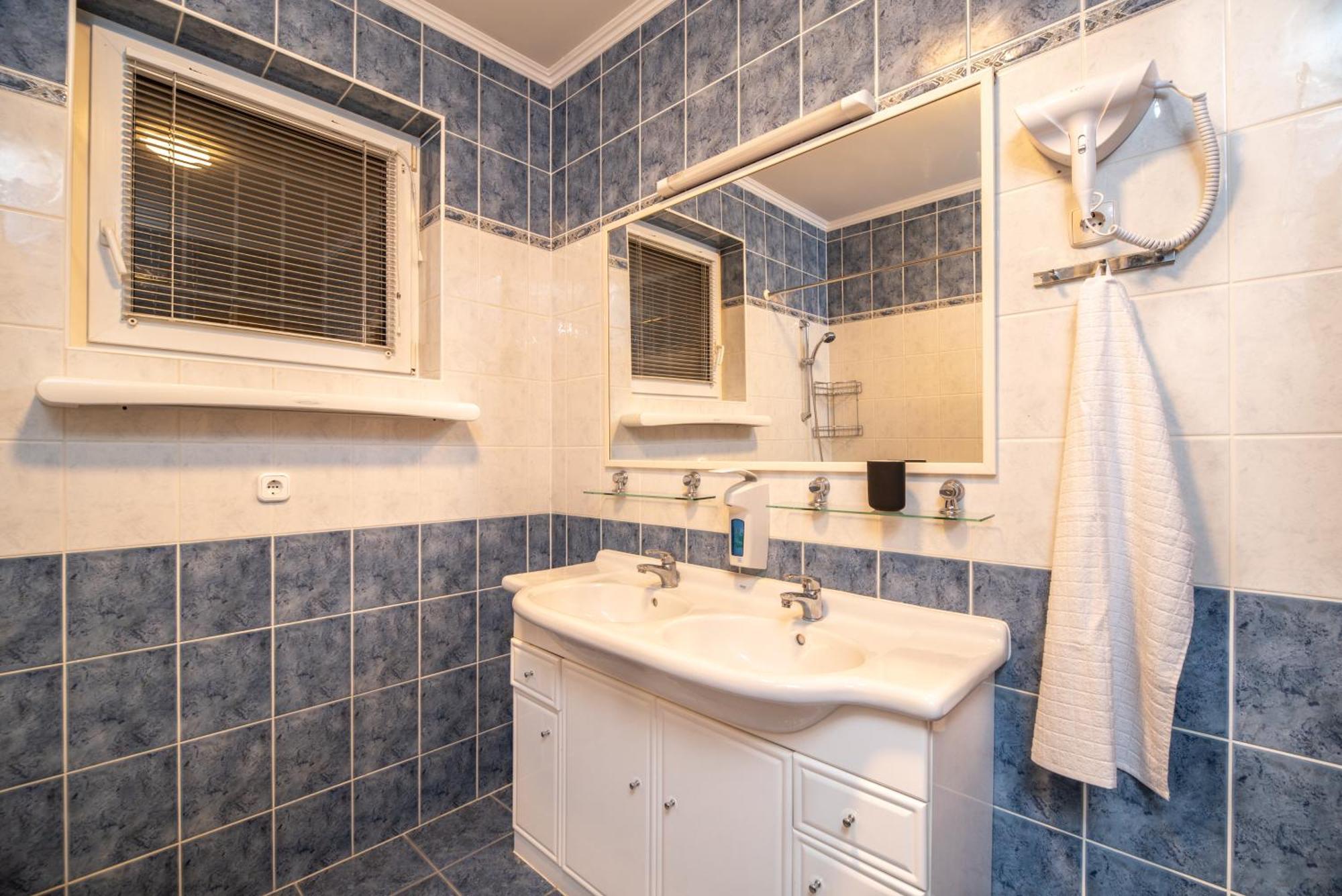 Grand Apartmanhaz Gyenesdiás Extérieur photo